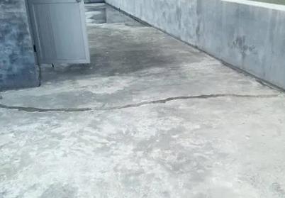 瓦房店楼顶漏水维修公司分享下如何解决卫生间隐蔽部位漏水的问题?